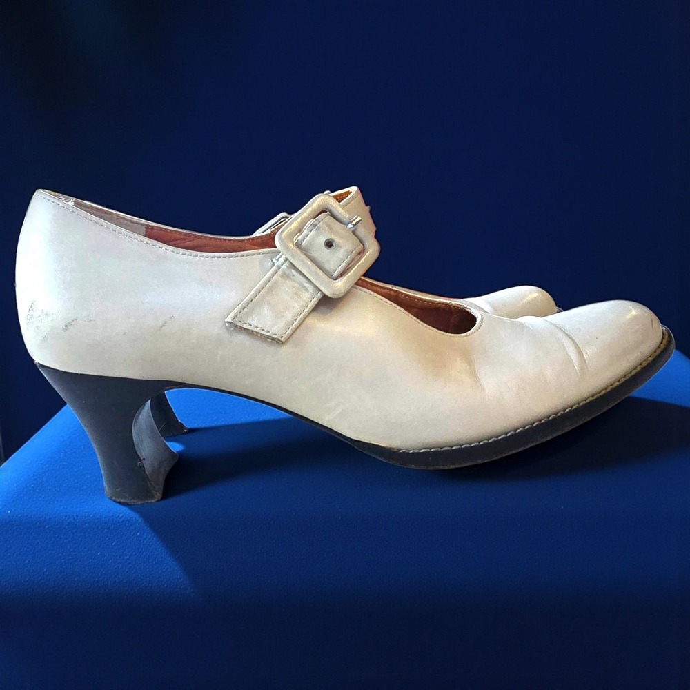 Vintage Robert Clergerie Paris Mary Jane Pumps Made in France White Leather 8.5 - Picture 8 of 16